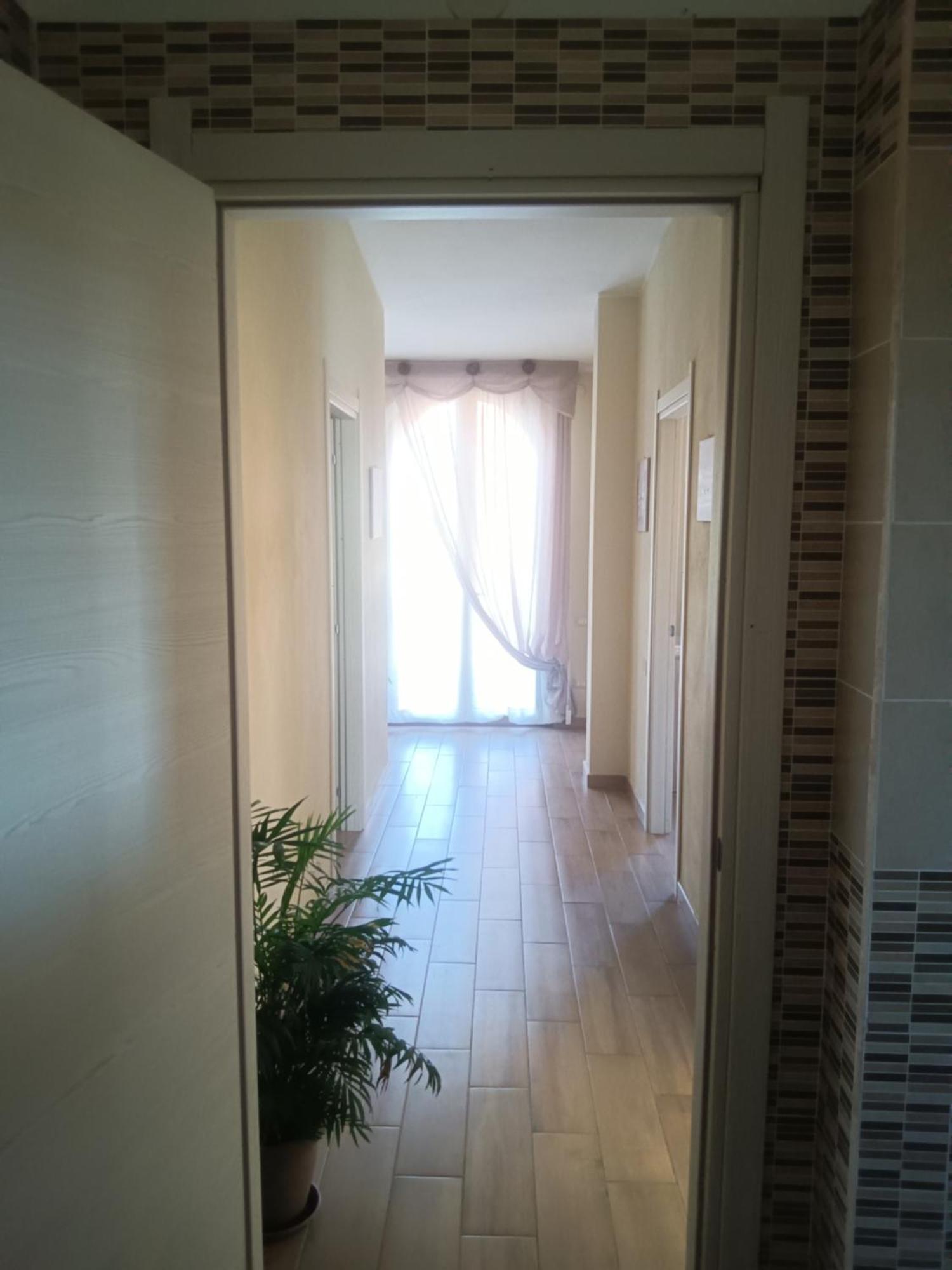 Luminoso Con Terrazza......c.u......q2483 Apartamento