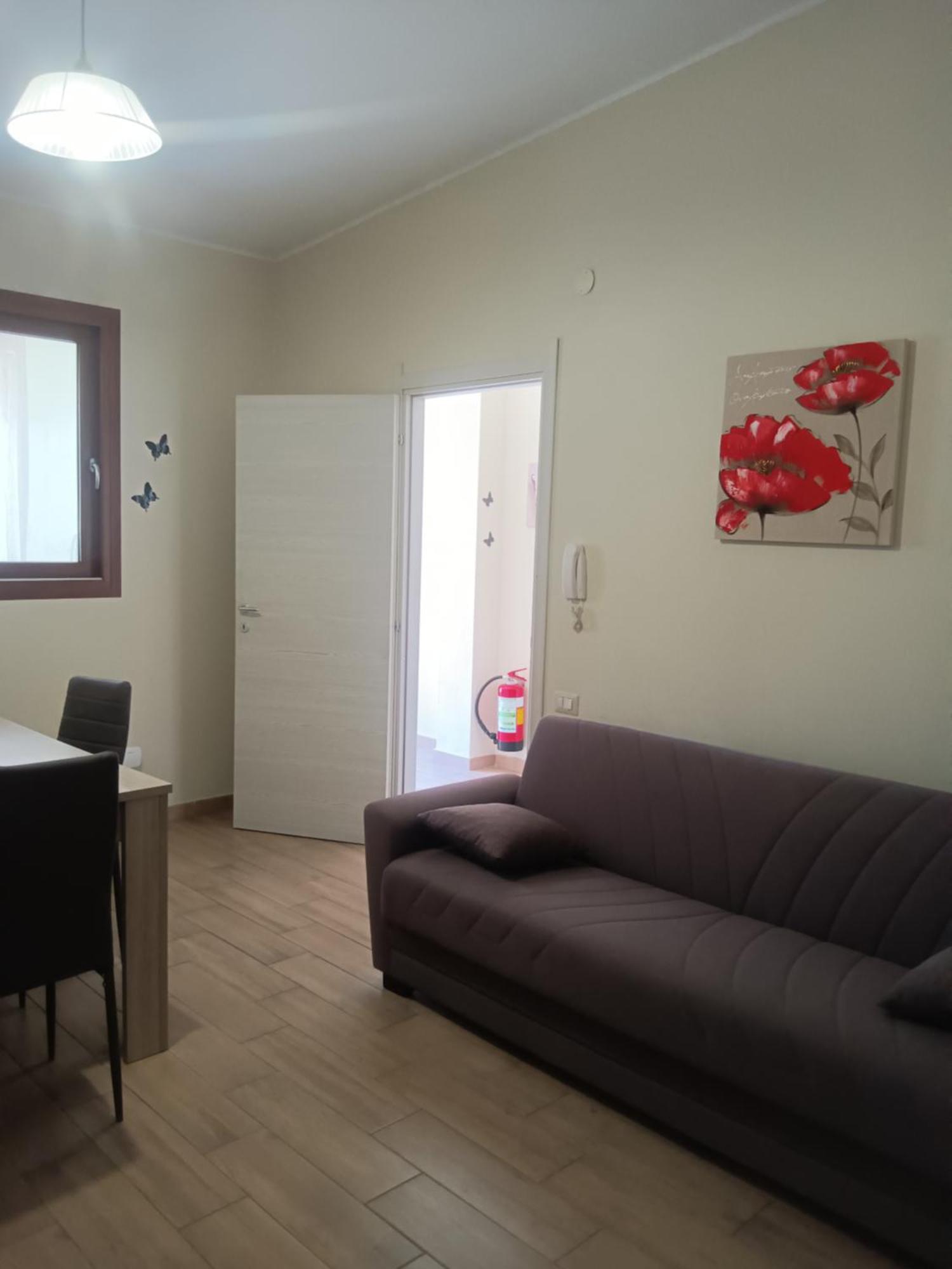 Apartamento Luminoso Con Terrazza......c.u......q2483 Sìnnai
