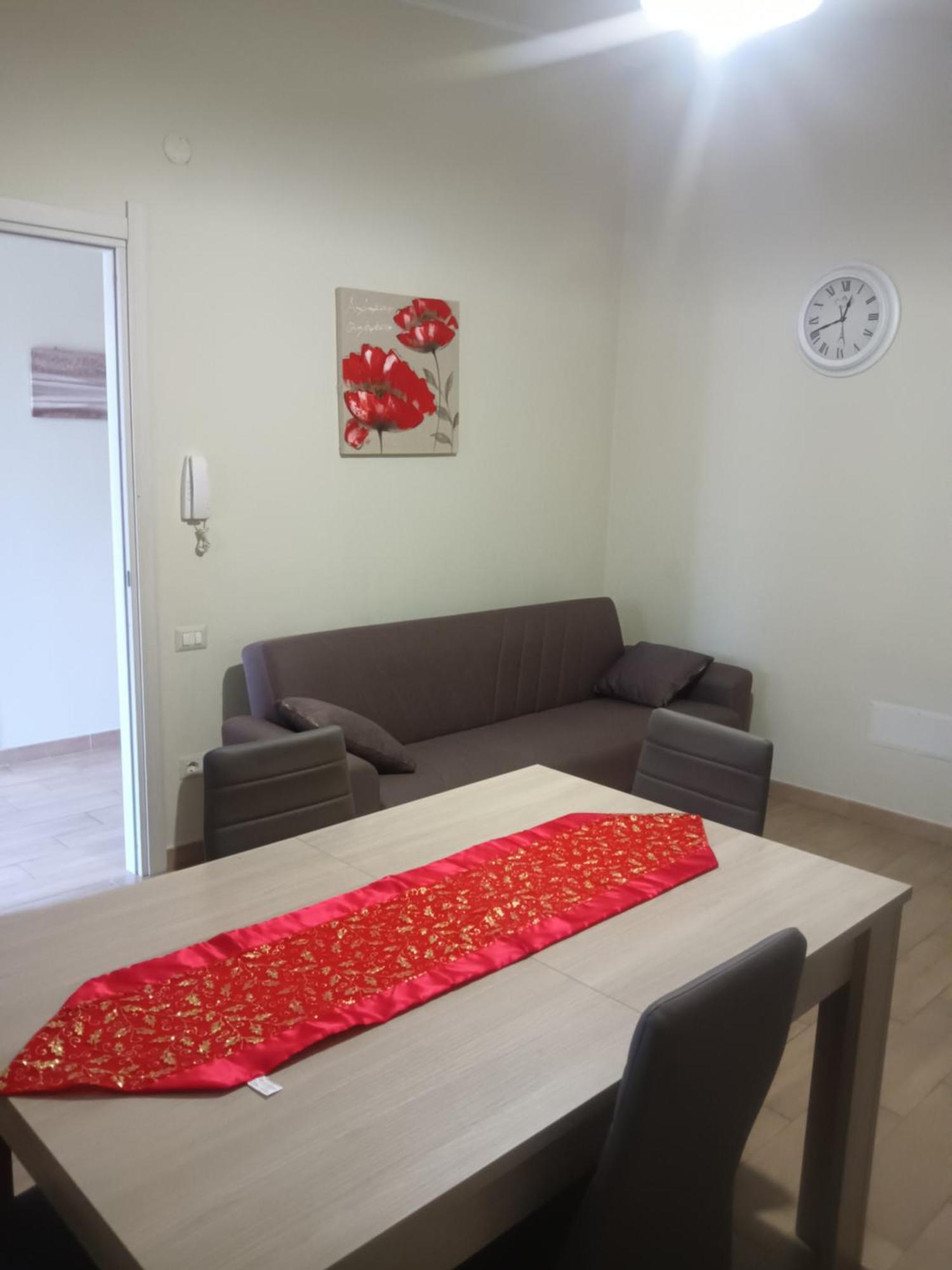 Apartment Luminoso Con Terrazza......c.u......q2483